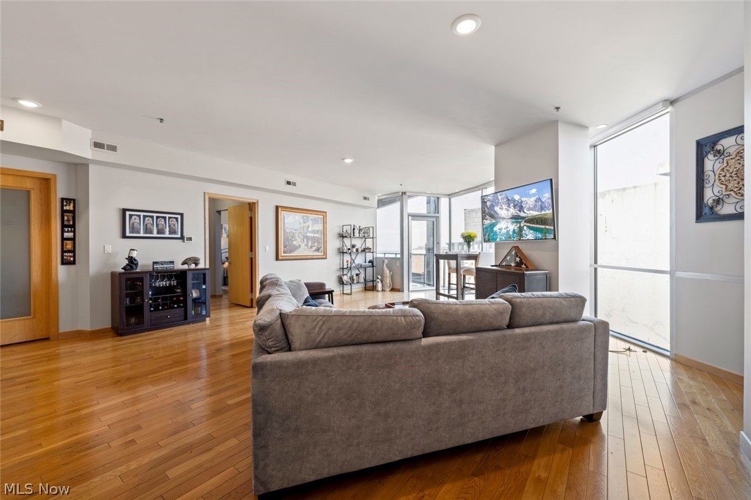 The Pinnacle - Residential