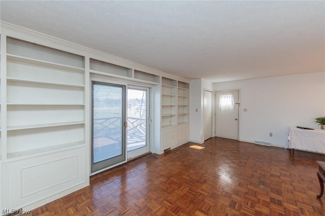 Fox Rest Condo - Residential