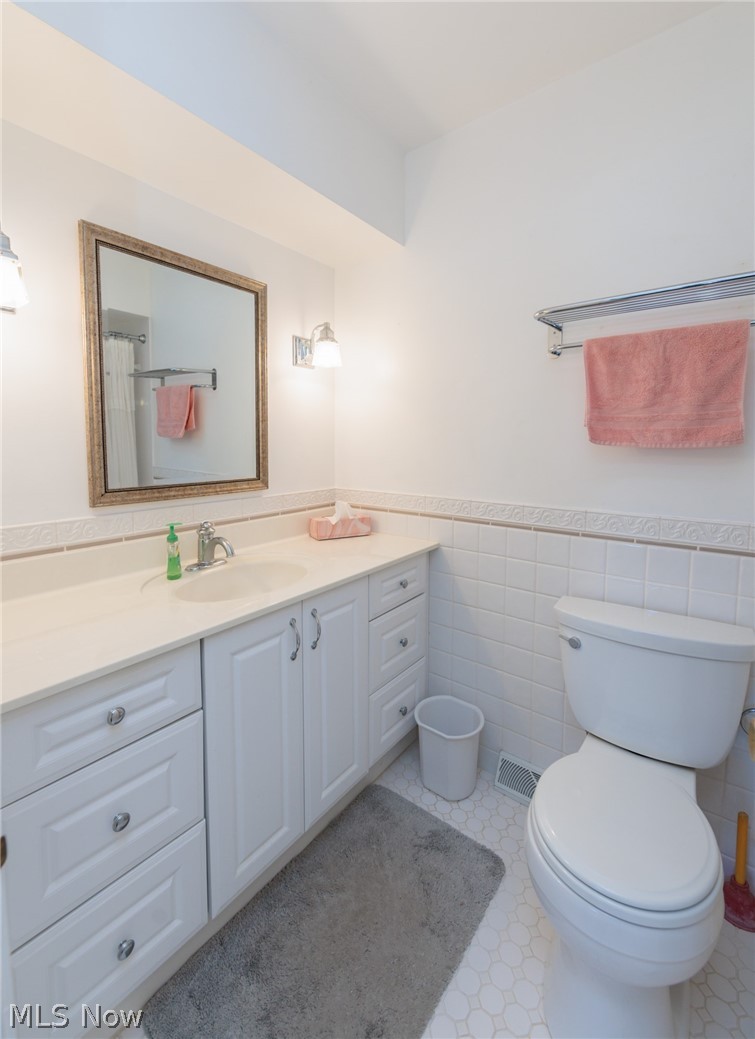 Fox Rest Condo - Residential