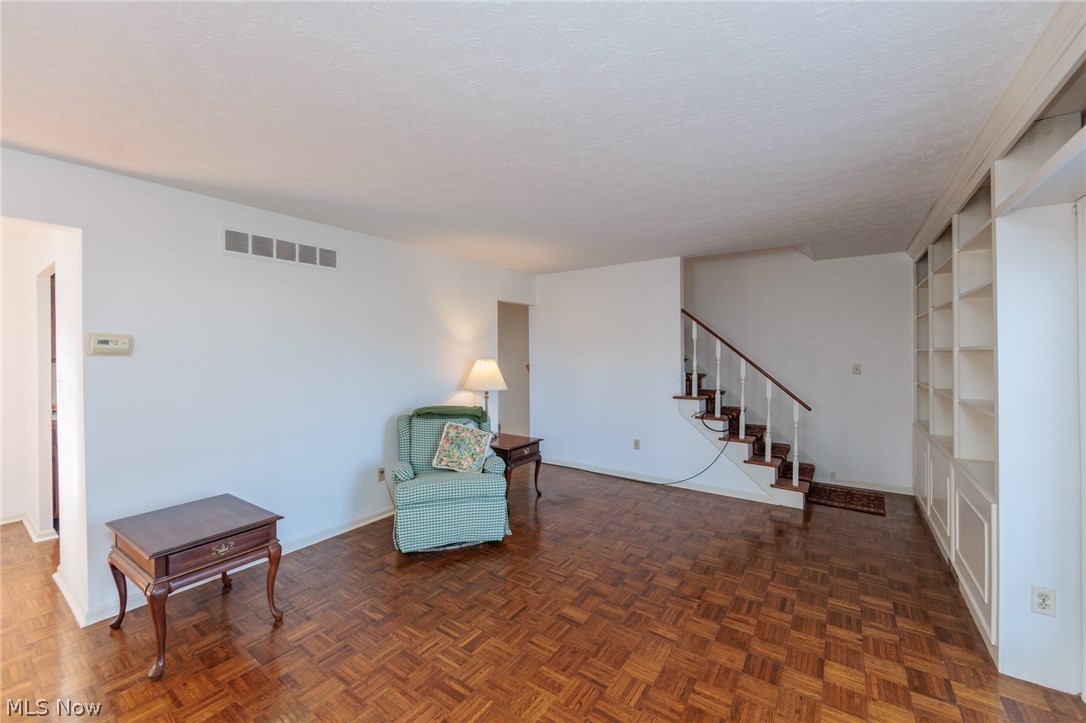 Fox Rest Condo - Residential