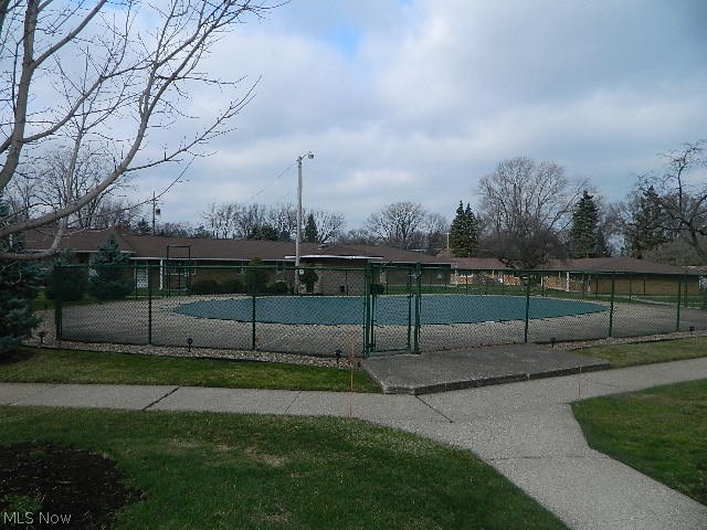 River Oaks Condominiums - Residential