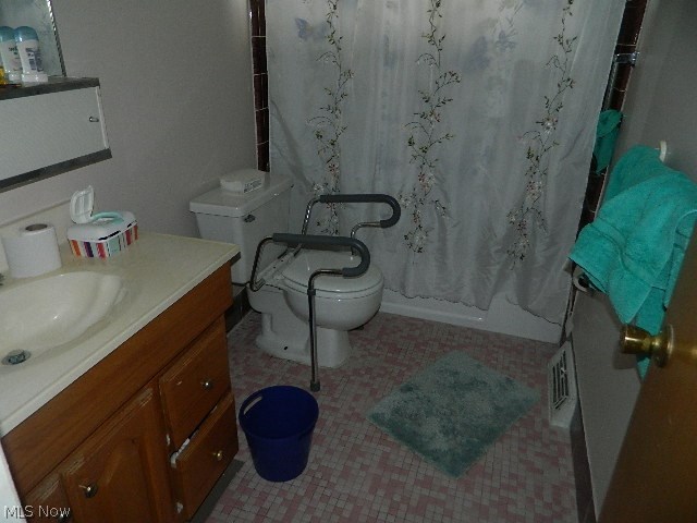 River Oaks Condominiums - Residential