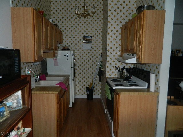 River Oaks Condominiums - Residential