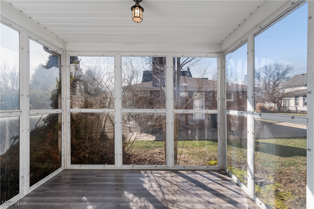 1754 Glenmount Avenue, Akron, Ohio image 18