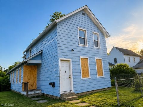 Homes For Sale - 1902 Rowley Avenue<br/> Cleveland, OH 44109
