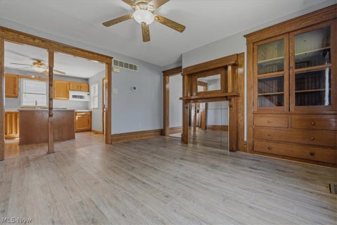Tiny photo for 419 Poplar Avenue Ave, Williamstown, WV 26187 (MLS # 5240534)