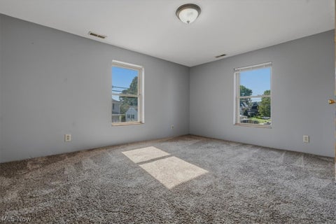 Tiny photo for 419 Poplar Avenue Ave, Williamstown, WV 26187 (MLS # 5240534)