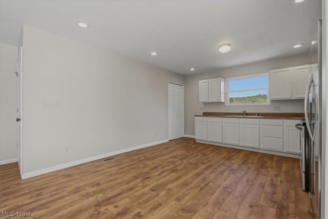 Tiny photo for 419 Poplar Avenue Ave, Williamstown, WV 26187 (MLS # 5240534)