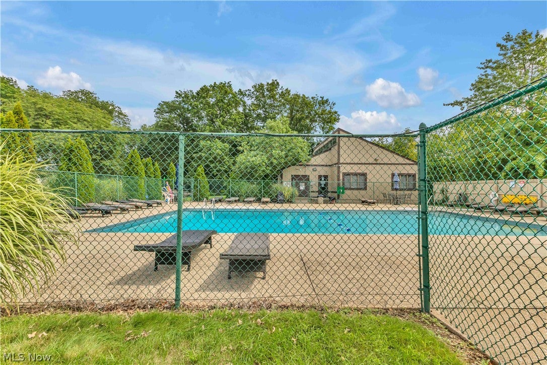 1655 Cedarwood Drive 113