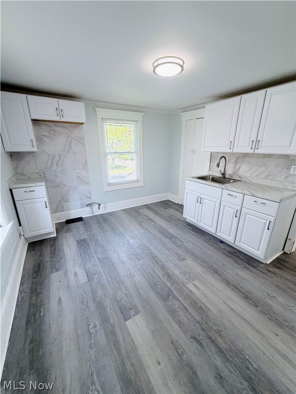 Photo of 521 Columbus Avenue NW, Canton, OH 44708 (MLS # 5212324)
