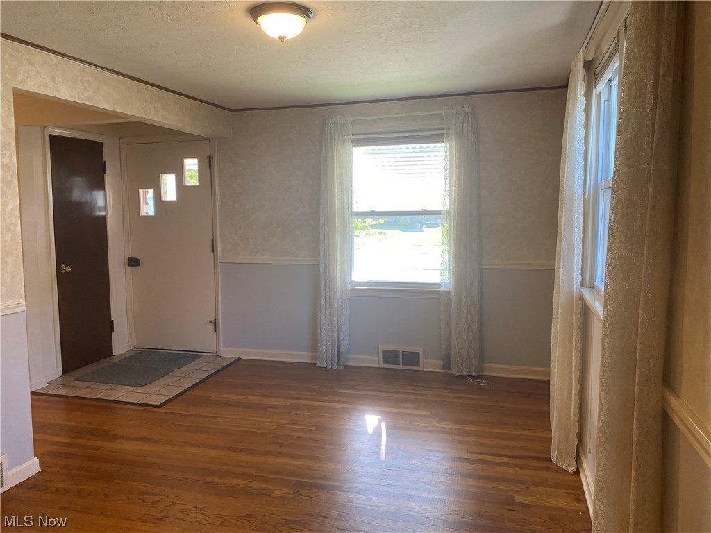 Butternut Heights Sub/B J Luceys - Residential