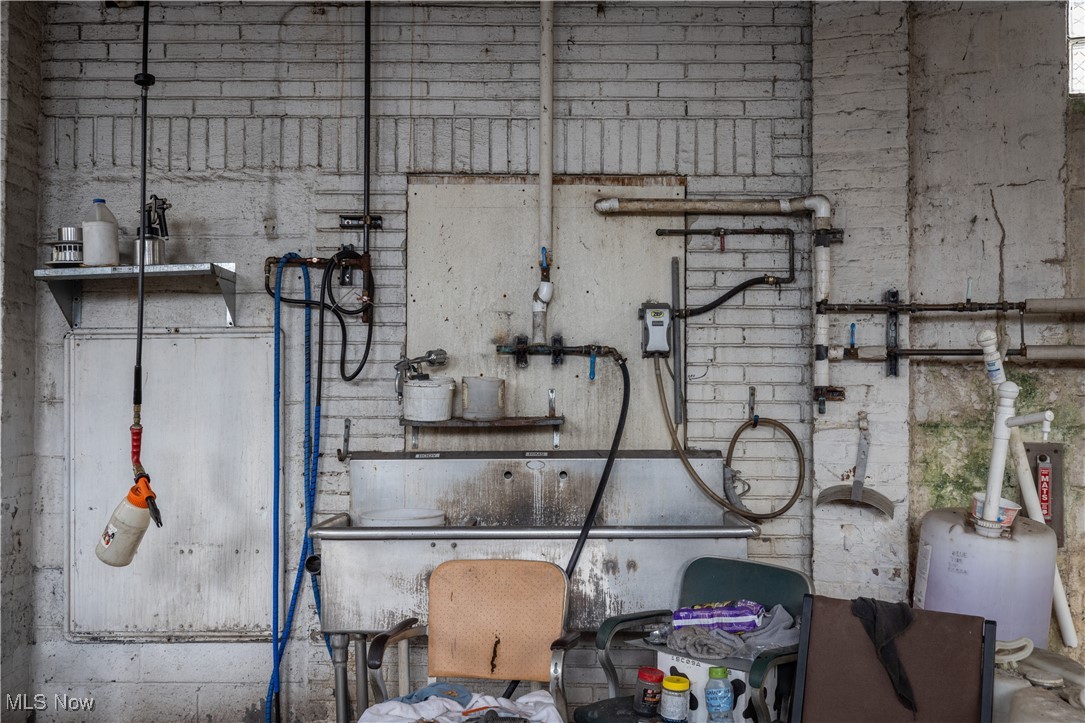 James M Hoyts - Commercial Sale