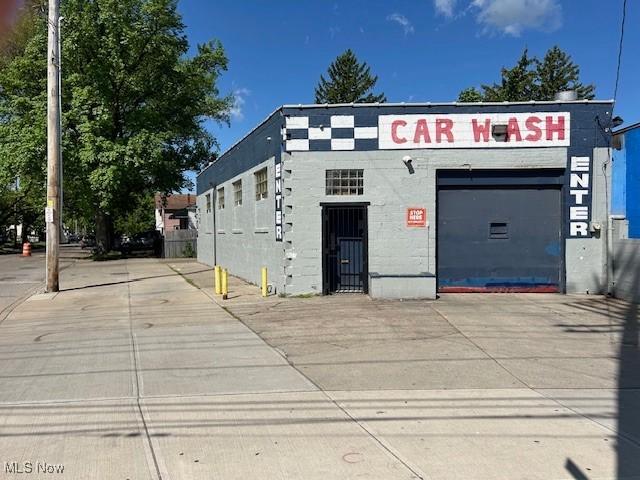 James M Hoyts - Commercial Sale