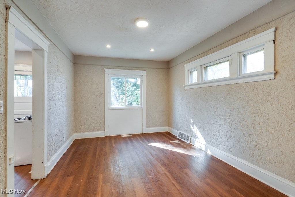 Lake View Land & Improv C - Residential