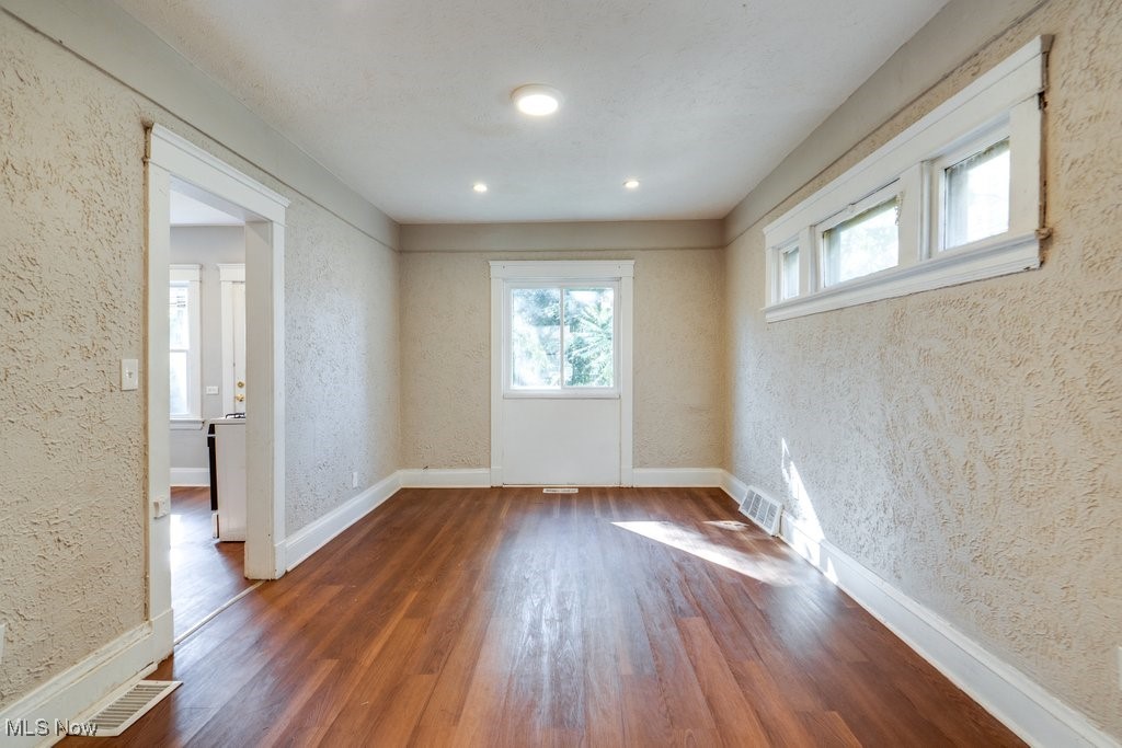 Lake View Land & Improv C - Residential