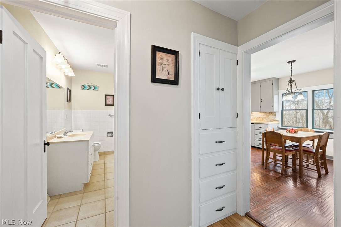 Sharon Center - Residential