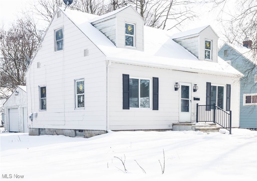 Photo of 1093 Valdes Avenue, Akron, OH 44320 (MLS # 5178060)