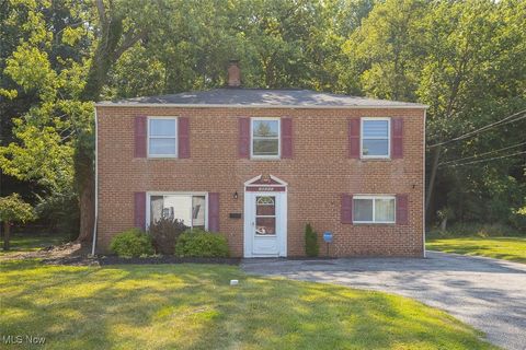 28060 Tremaine Drive, Euclid, OH 44132 - #: 5148990