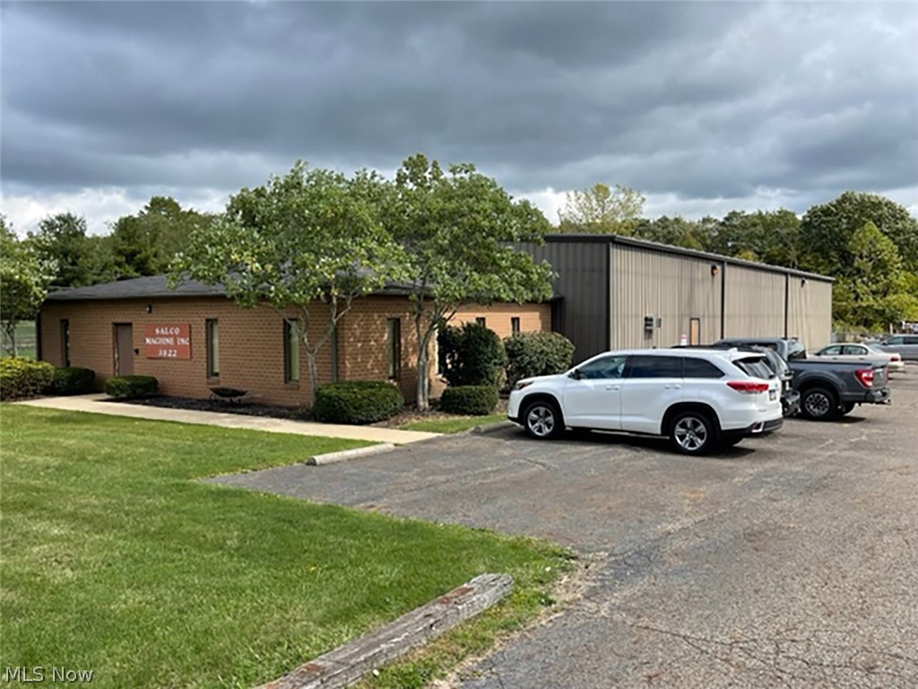 One Owner…Family-owned machine shop operation. Turn-Key business opportunity! 7,500 SF Industrial building plus 1,564 SF offices. Steel & Brick exterior situated on 1.7 acres. Side and rear fenced lot, loading dock, and rear overhead door. Built-in 1992. Purchase includes all Machine Shop equipment, customer list, and real estate. Call today for more info.