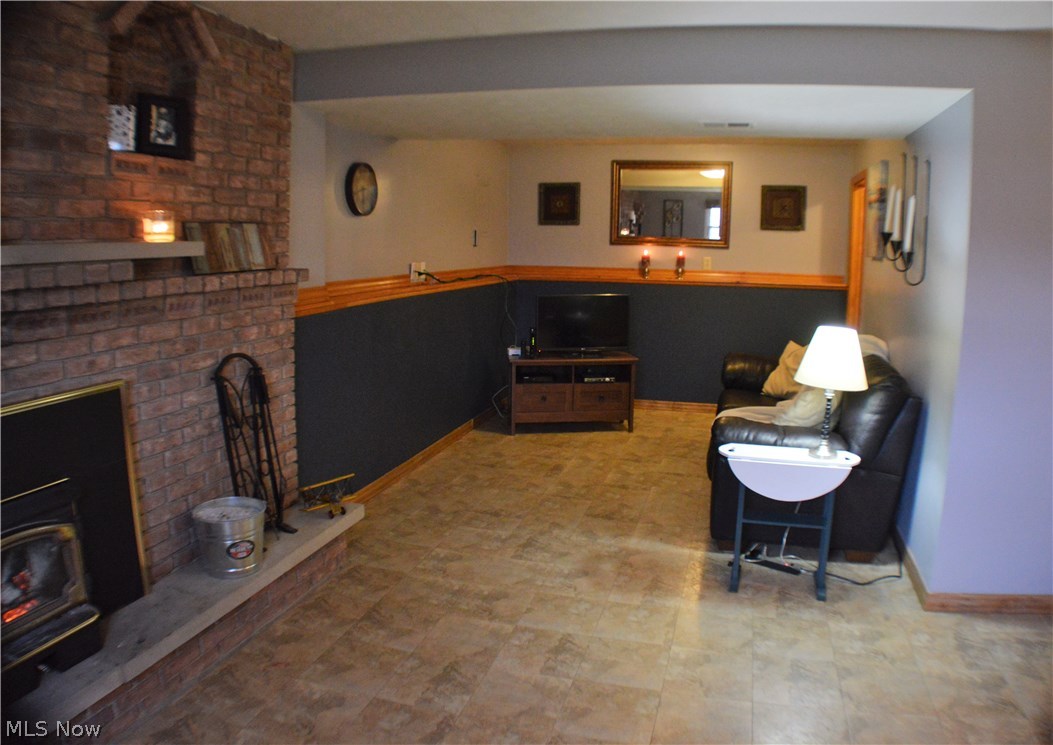 Oakhurst Manor - Residential