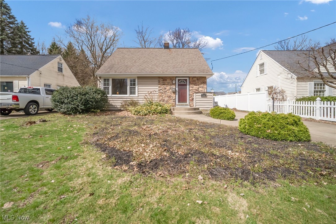 7128 Burridge Avenue, Mentor, Ohio image 2