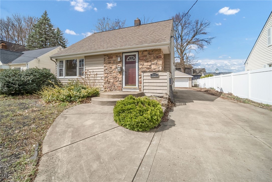 7128 Burridge Avenue, Mentor, Ohio image 38
