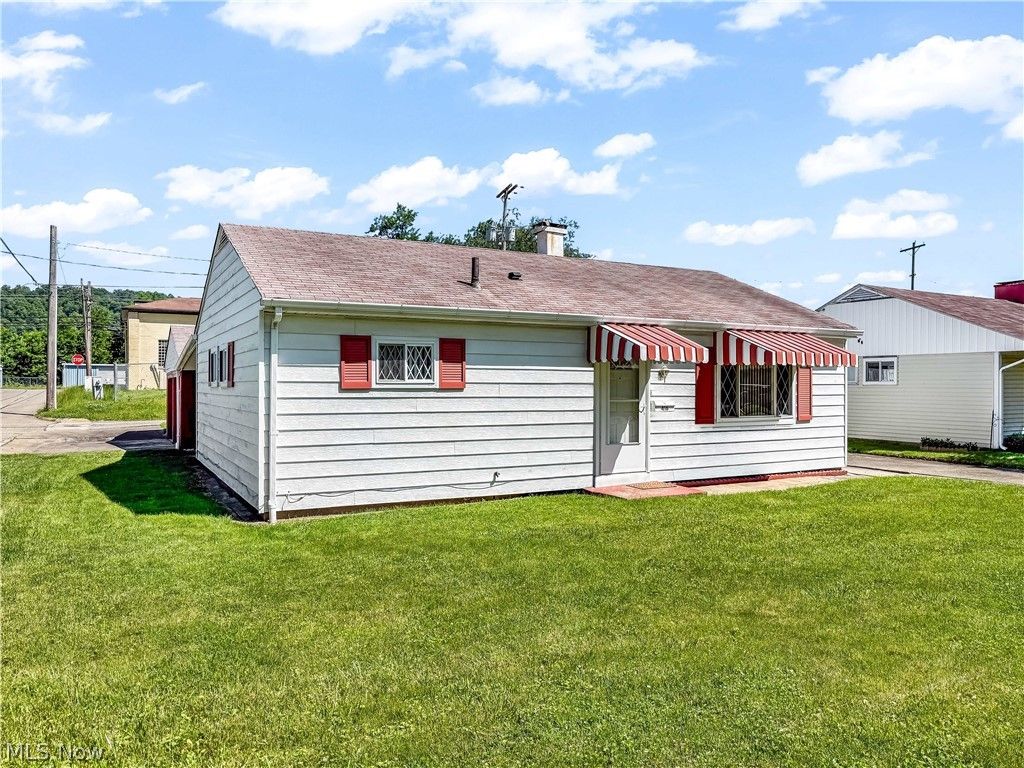 Photo of 416 Martha Street, Yorkville, OH 43971 (MLS # 5214103)