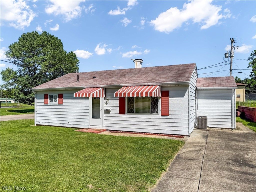 Photo of 416 Martha Street, Yorkville, OH 43971 (MLS # 5214103)