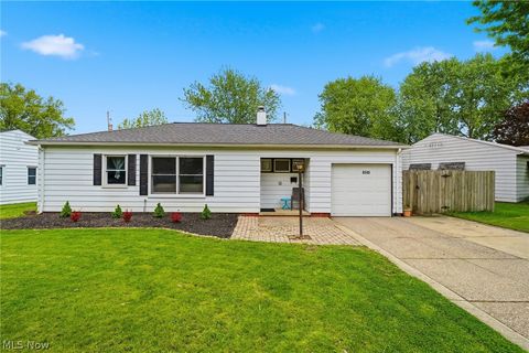 Photo of 6545 Aylesworth Drive, Parma Heights, OH 44130 (MLS # 5209586)