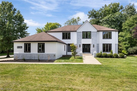 Homes For Sale - 19286 Saratoga Trail<br/> Cuyahoga County, Strongsville, OH 44136