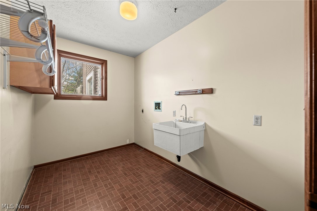 North Canton - Commercial Sale
