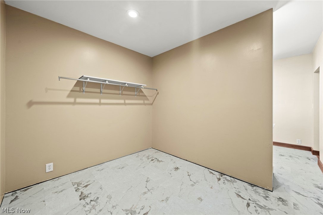 North Canton - Commercial Sale