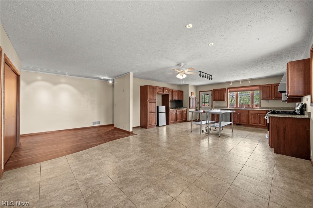 North Canton - Commercial Sale