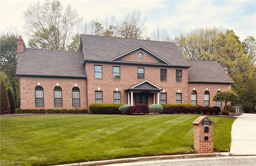 Photo of 8536 Cherry Hill Place, Youngstown, OH 44514 (MLS # 5209853)