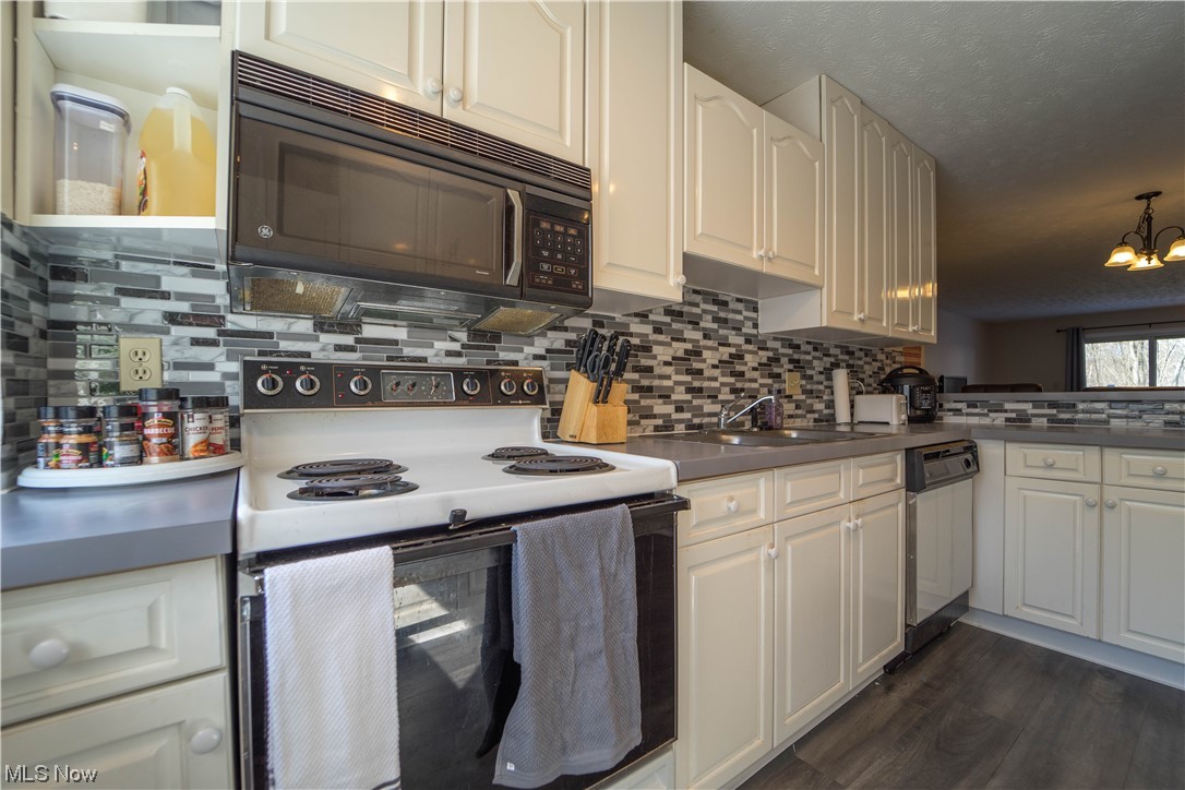 Village/Pointe West - Residential