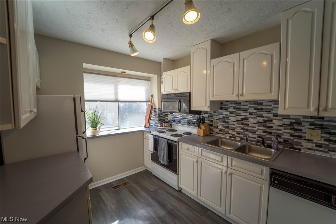 Village/Pointe West - Residential