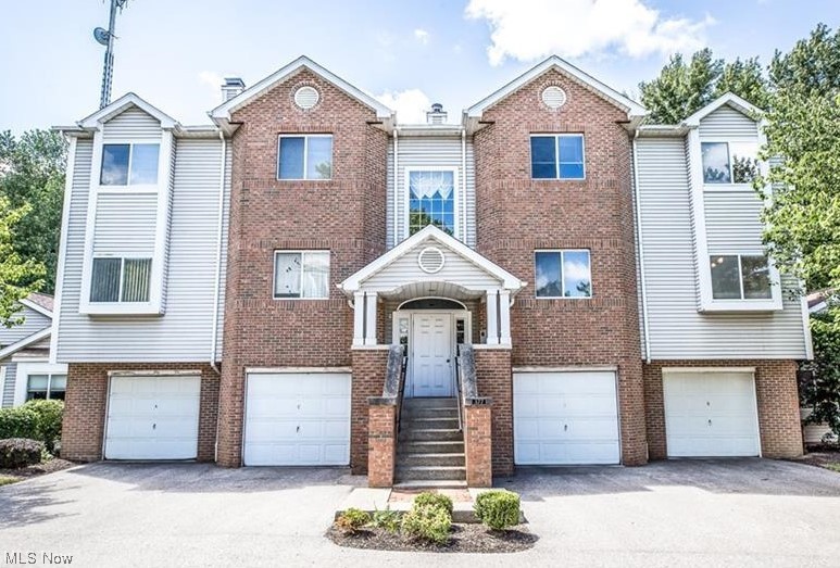 Village/Pointe West - Residential