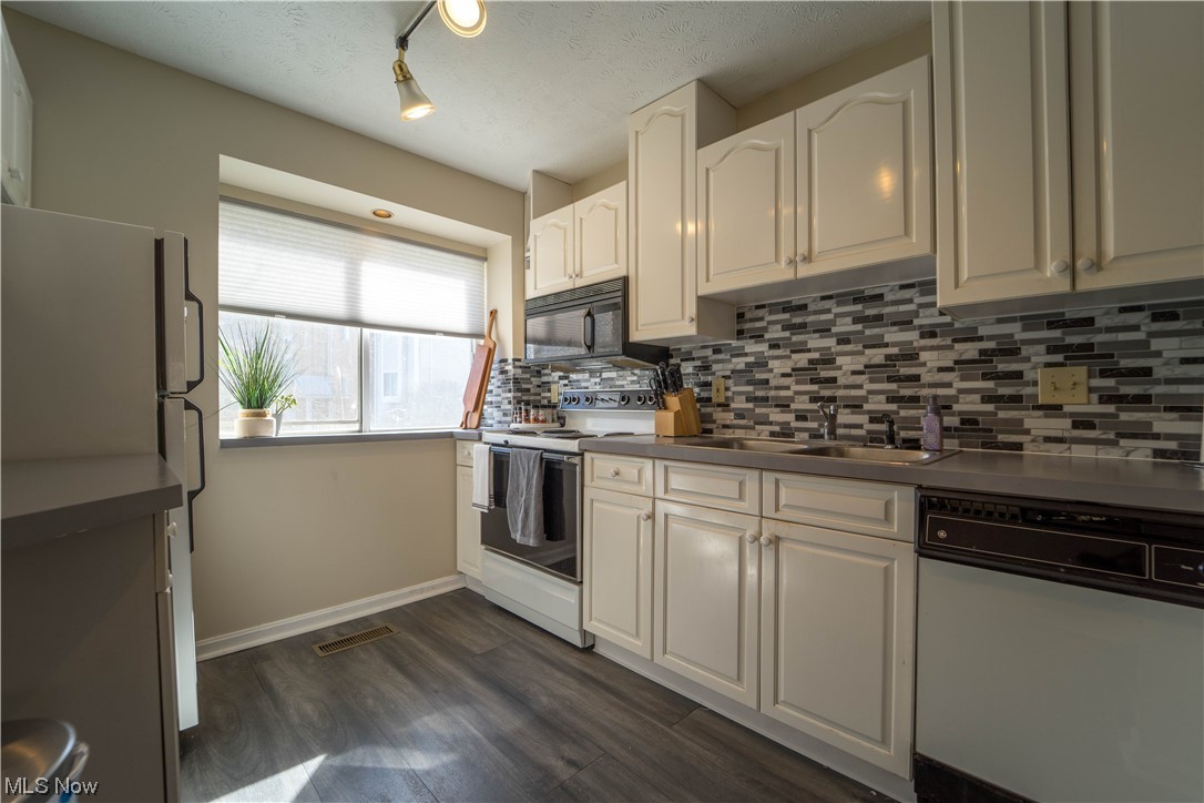 Village/Pointe West - Residential