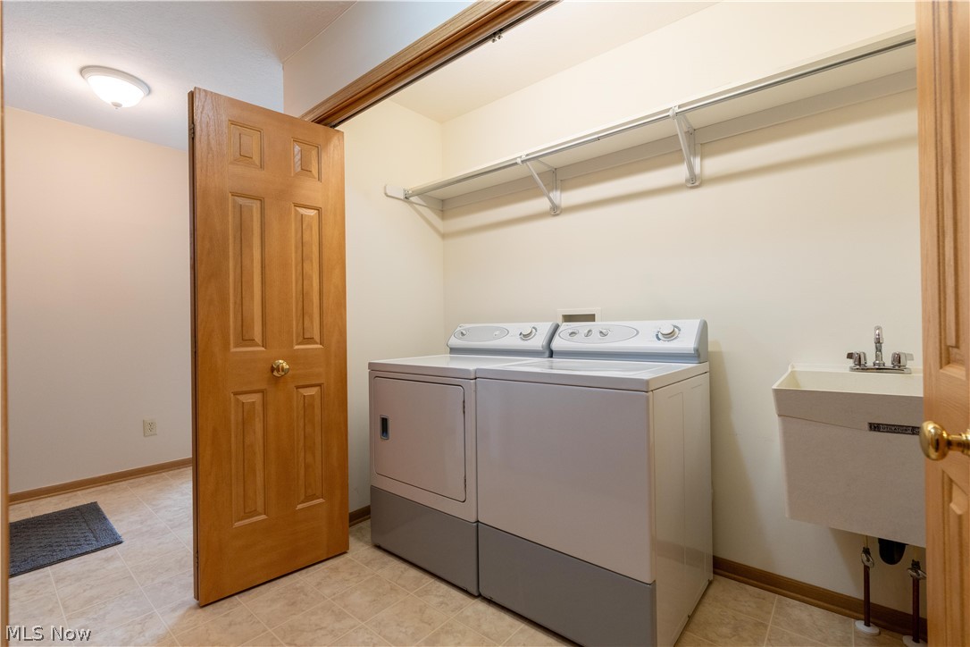 University Villa Condo Ph 03 - Residential