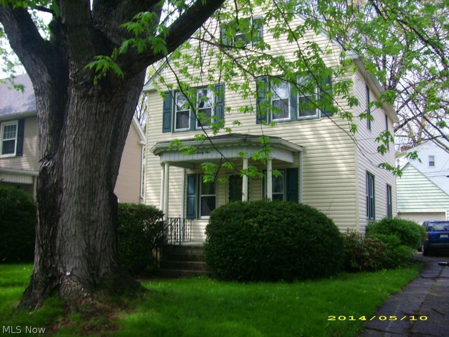 Liveable family home located near schools, the Park, and much more. Large family eating area, dining room, 3 bedrooms, a 2 car garage and additional space for storage or an additional sleeping area. Newer windows, stove, dishwasher. roof and siding. Seller is unable to do any repairs.