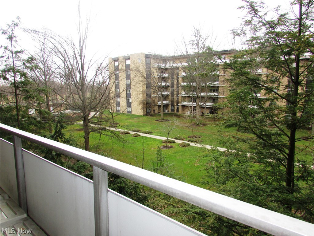 Acacia/Green Condo - Residential