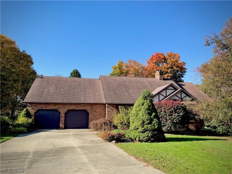 Photo of 6899 Corrine Drive NW, Canton, OH 44718 (MLS # 5255343)