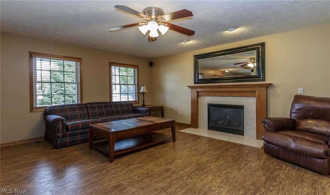 Oxford Glen Ph 03 10 Sheh - Residential