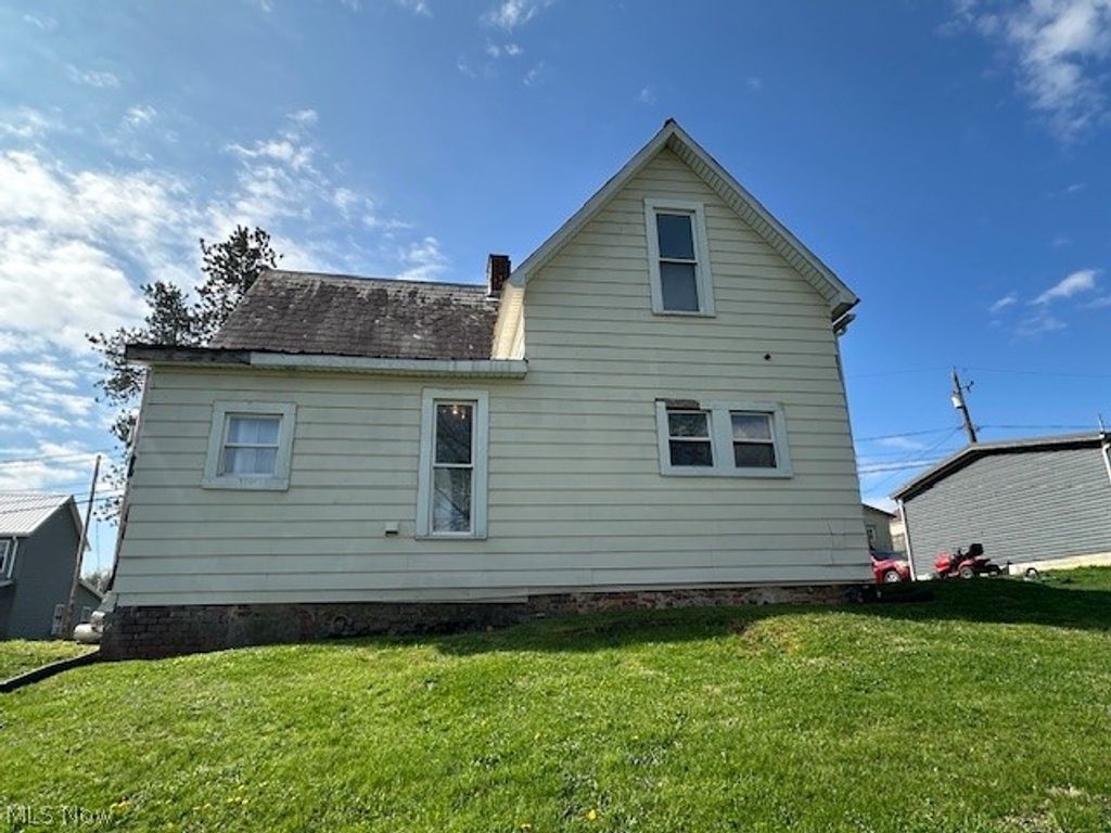 Photo of 560 W Brown Street, New Lexington, OH 43764 (MLS # 5198974)