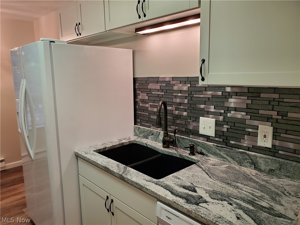 Silver Lake Towers - Residential