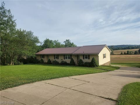 Multifamily For Sale - 1142 Kerns Drive<br/> Bolivar, OH 44612