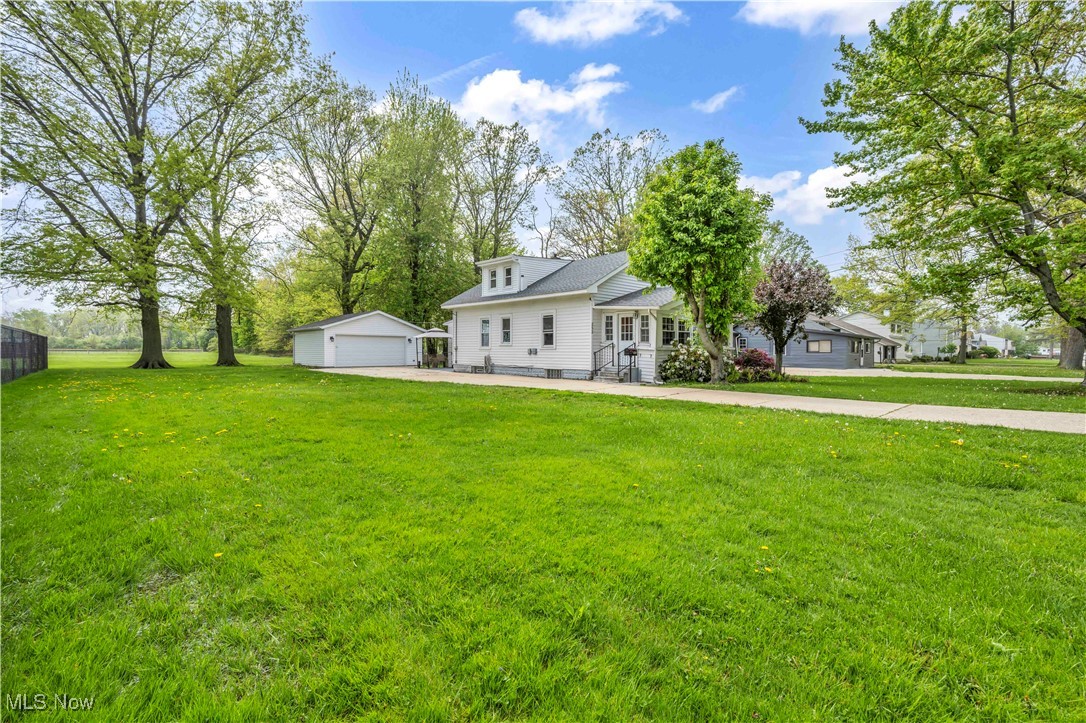252 Parkway Drive, Eastlake, Ohio image 4