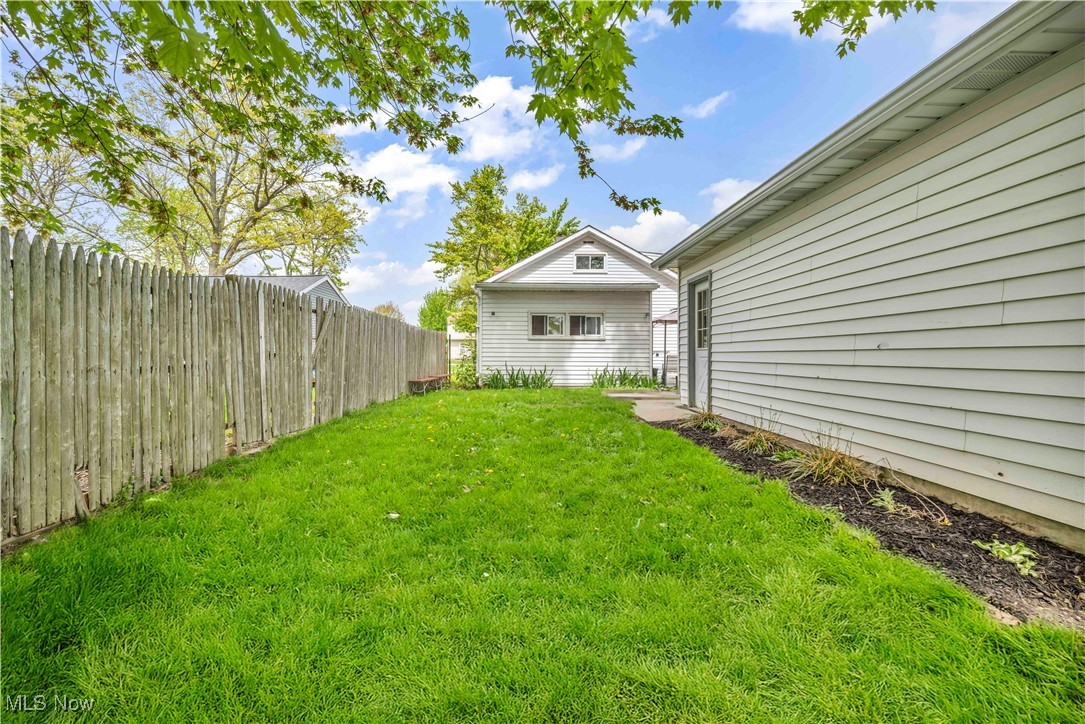 252 Parkway Drive, Eastlake, Ohio image 34