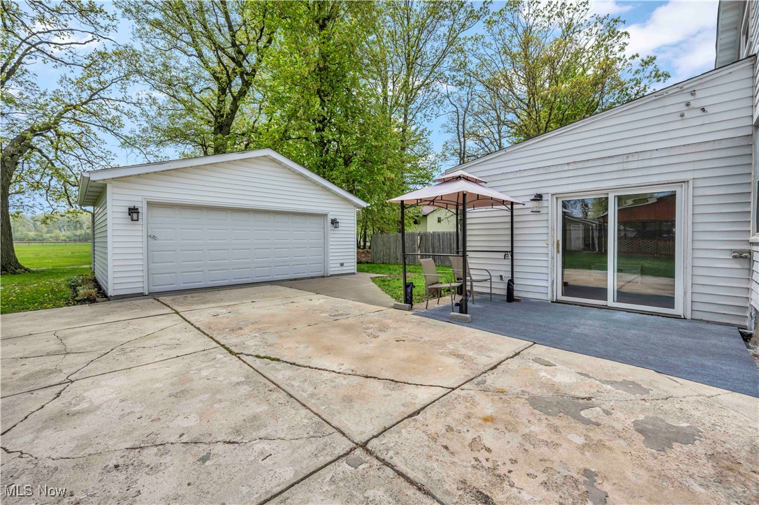 252 Parkway Drive, Eastlake, Ohio image 35