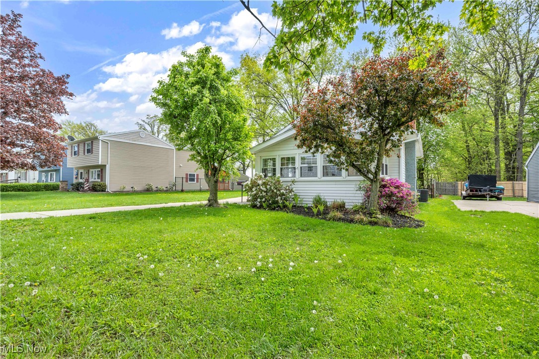 252 Parkway Drive, Eastlake, Ohio image 3